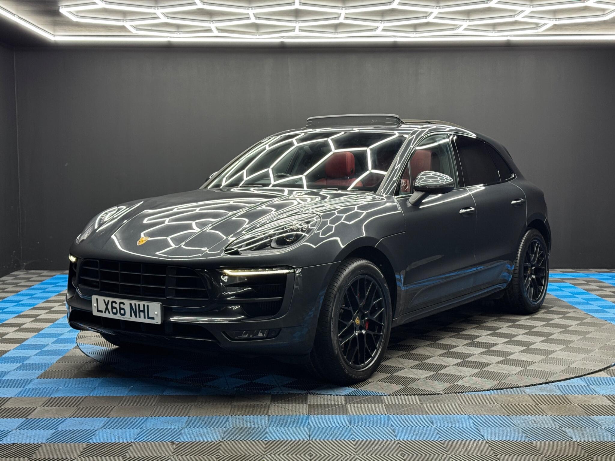 Porsche Macan - Image 3