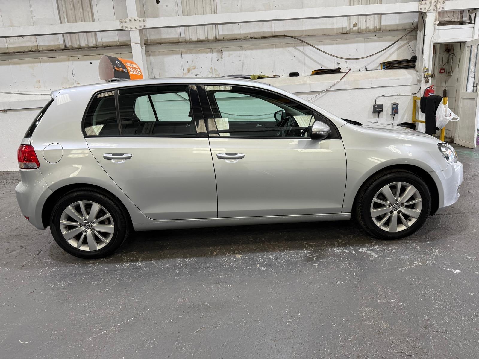 Volkswagen Golf - Image 18