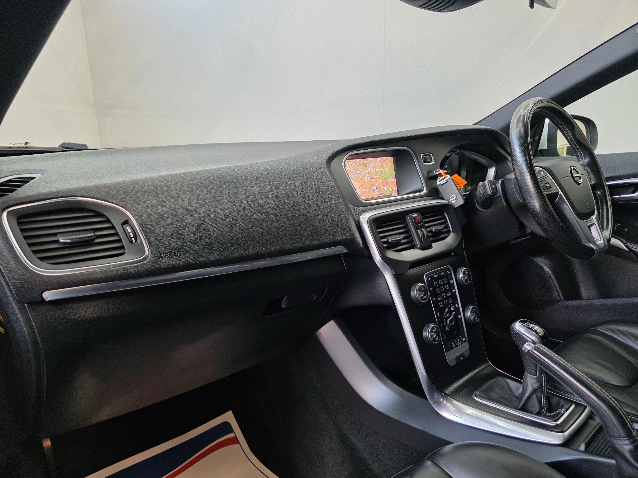 Volvo V40 - Image 15