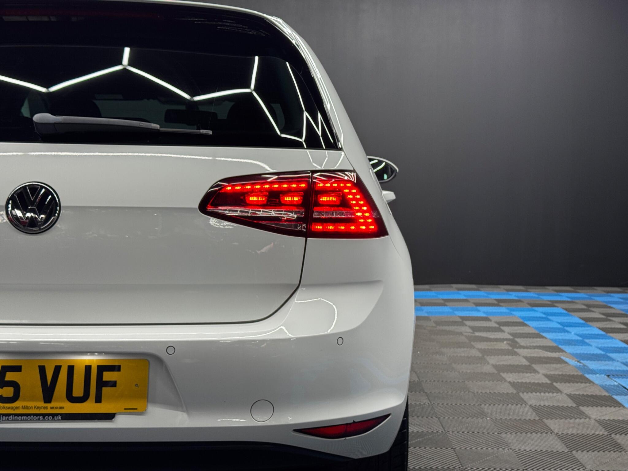 Volkswagen Golf - Image 43