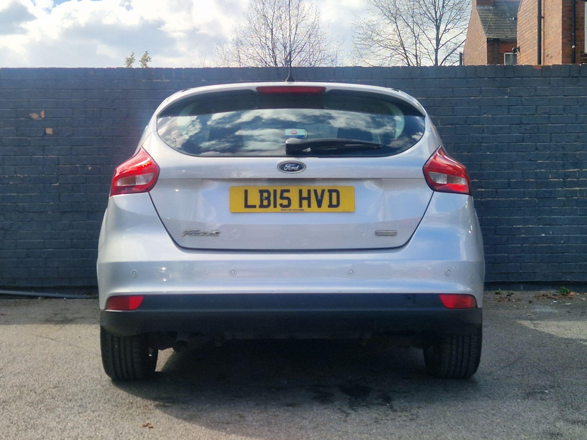Ford Focus - Image 19