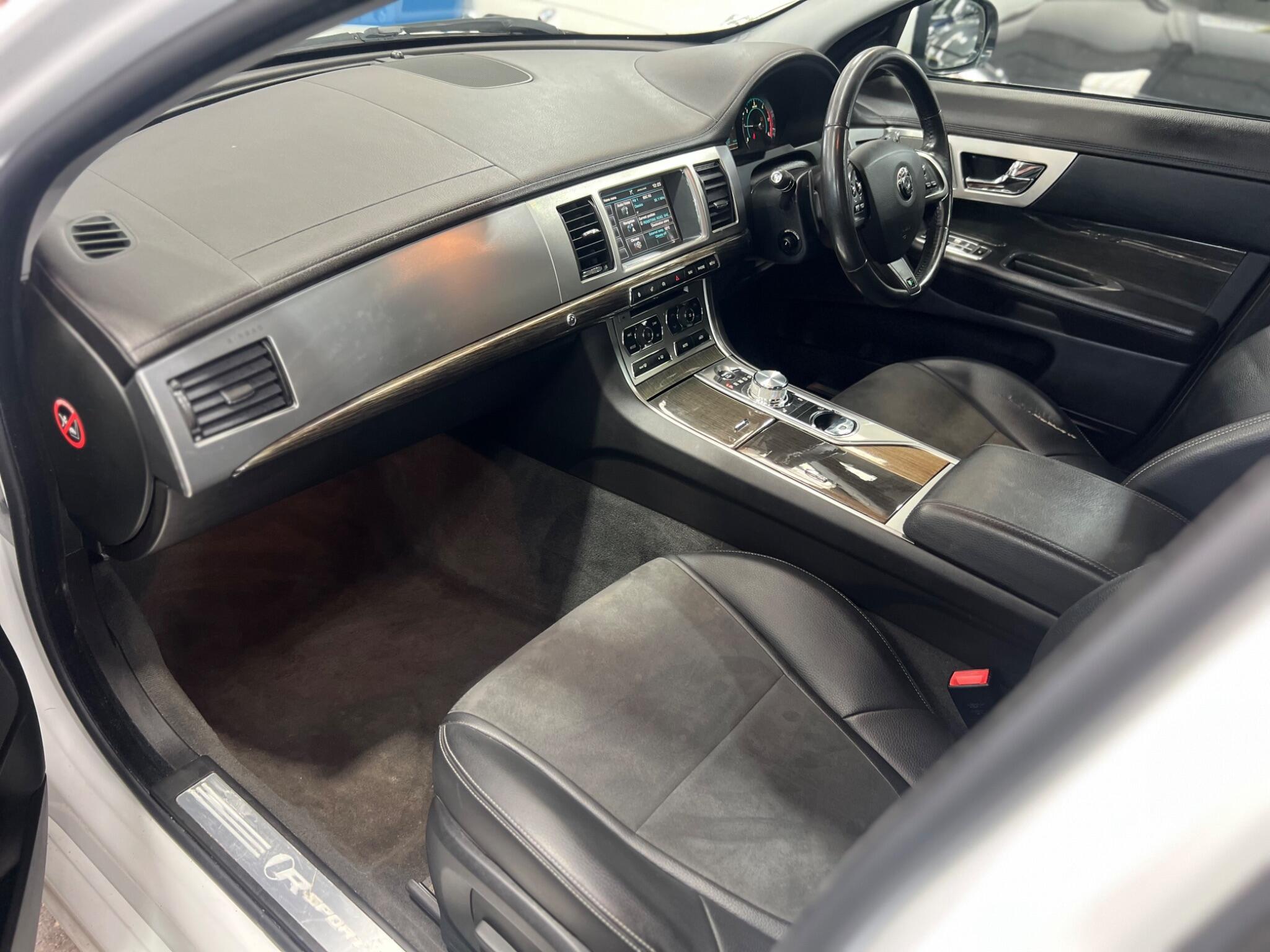 Jaguar XF - Image 14