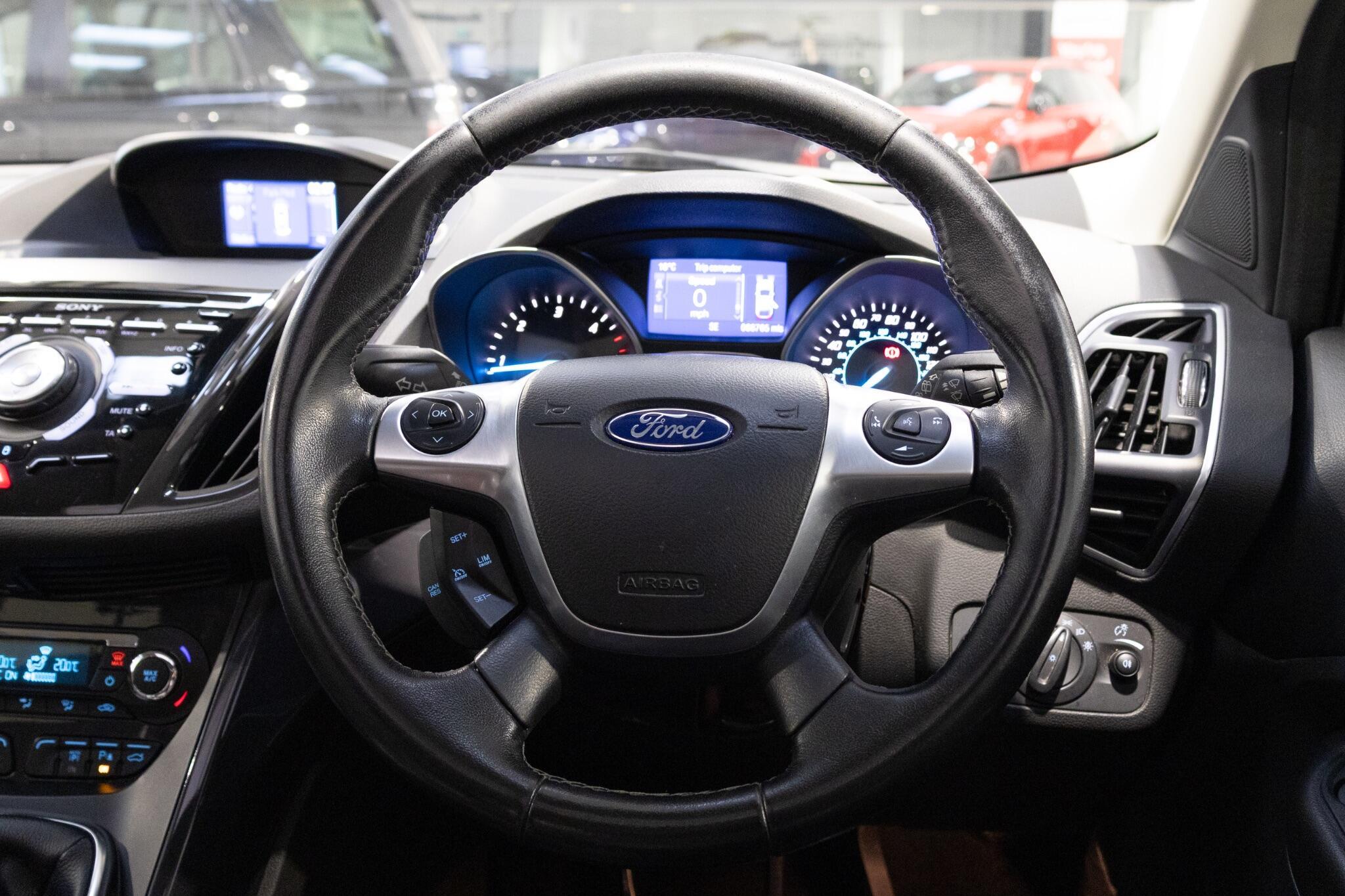 Ford Kuga - Image 19