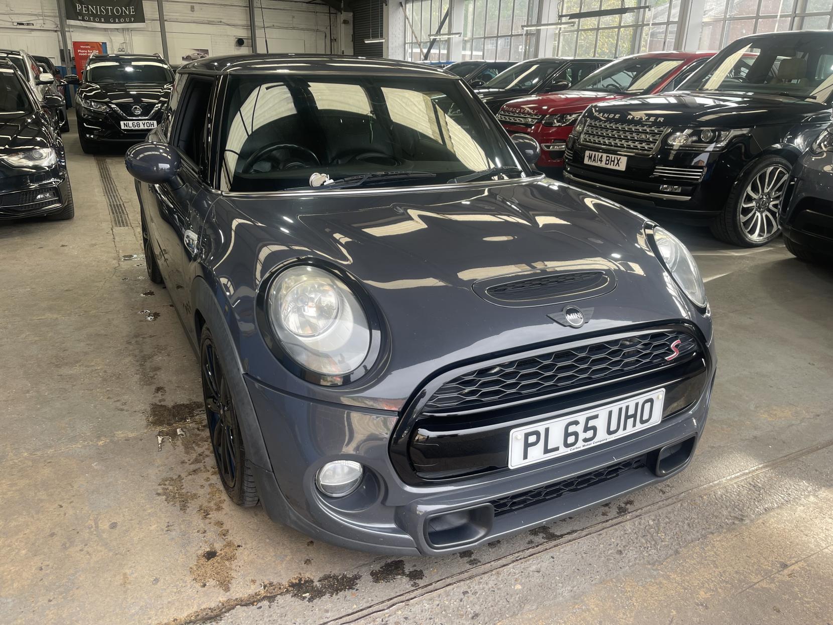 MINI Hatch - Image 2