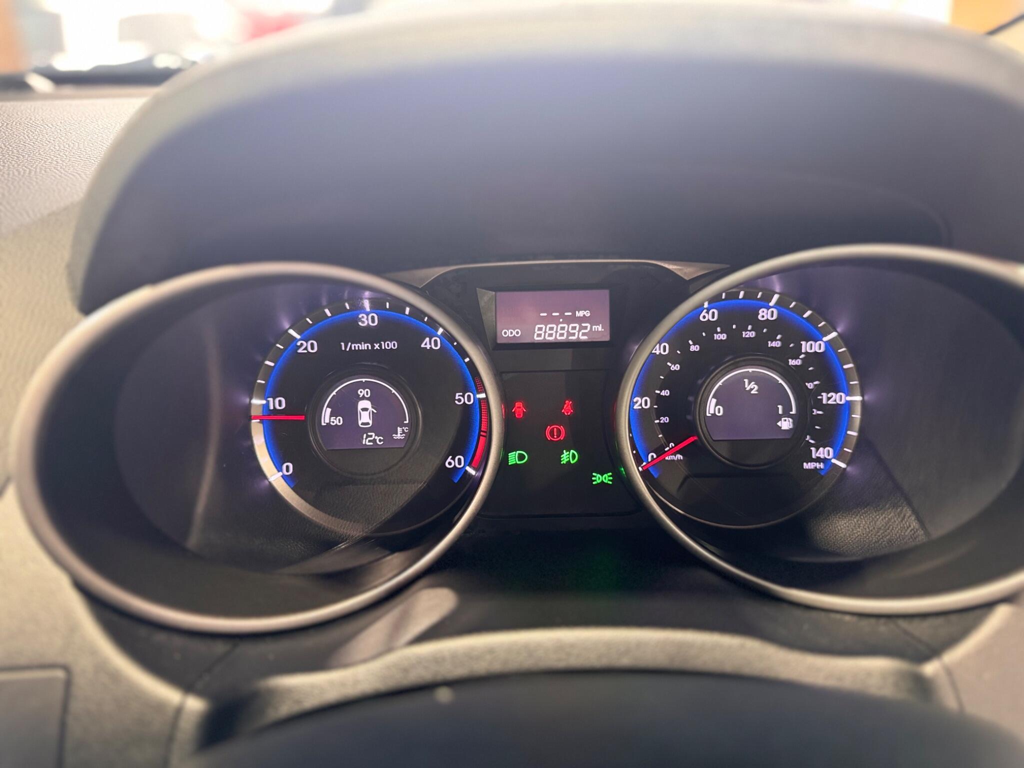 Hyundai ix35 - Image 19