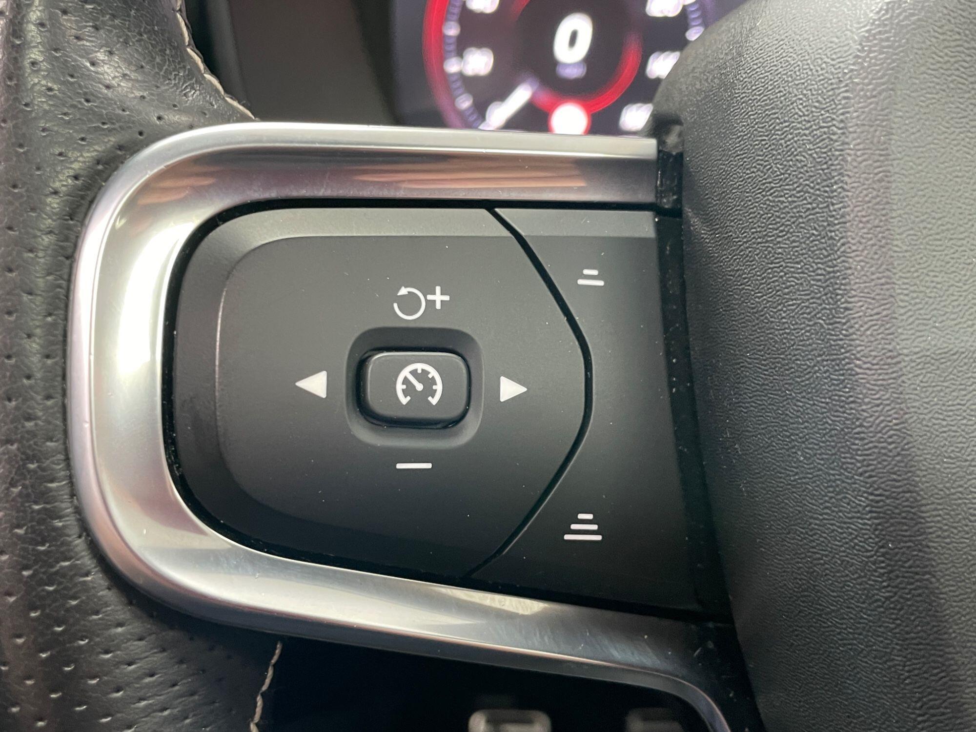 Volvo XC40 - Image 36