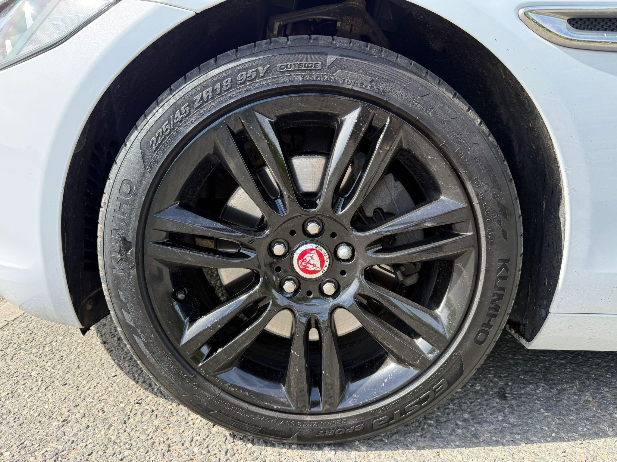 Jaguar XE - Image 35