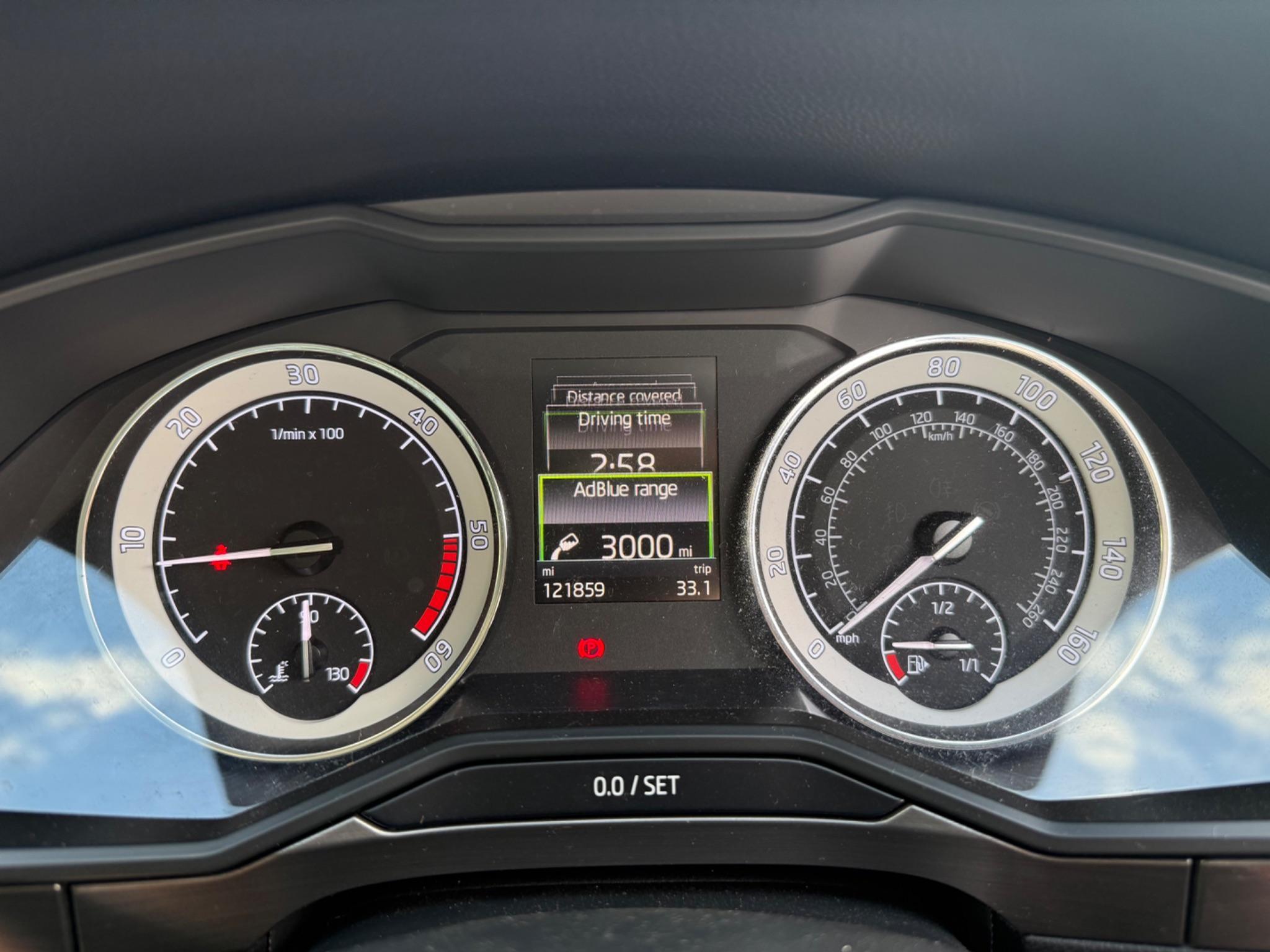 Skoda Superb - Image 27