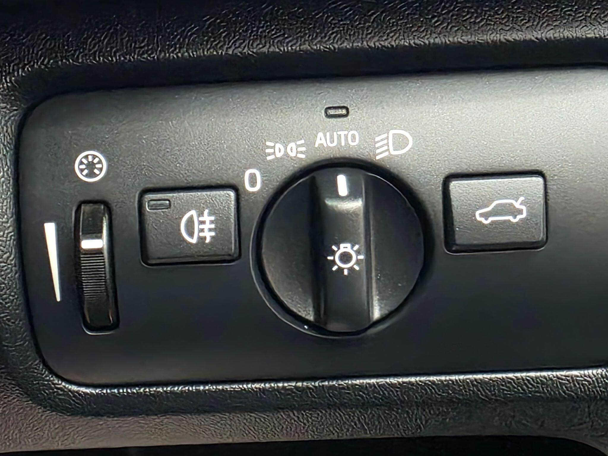 Volvo V40 - Image 27