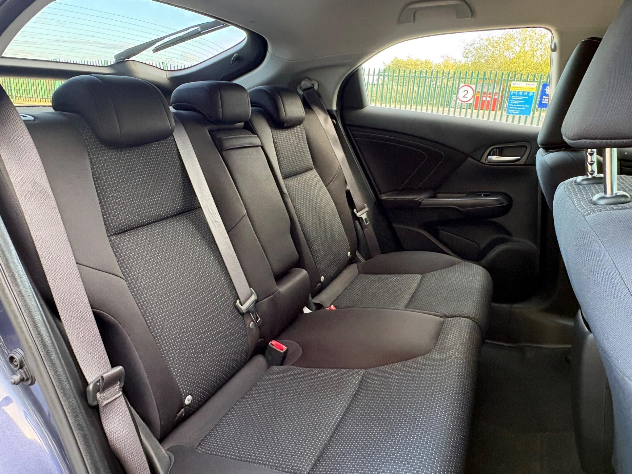 Honda Civic - Image 18