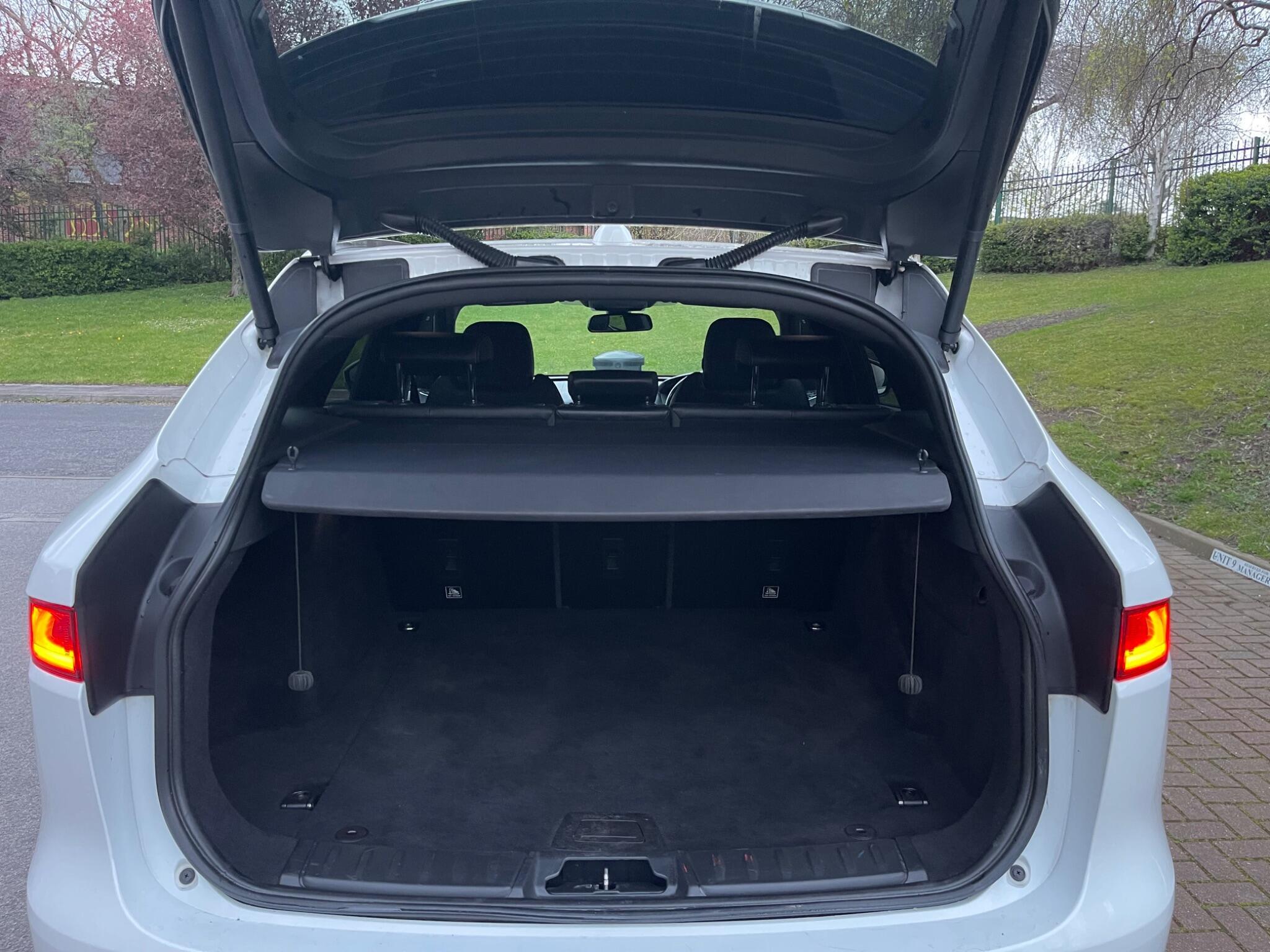 Jaguar F-Pace - Image 60