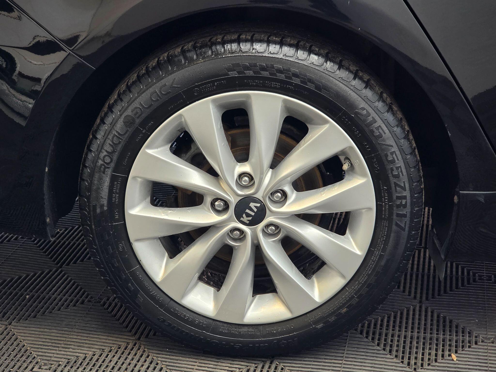 Kia Optima - Image 10