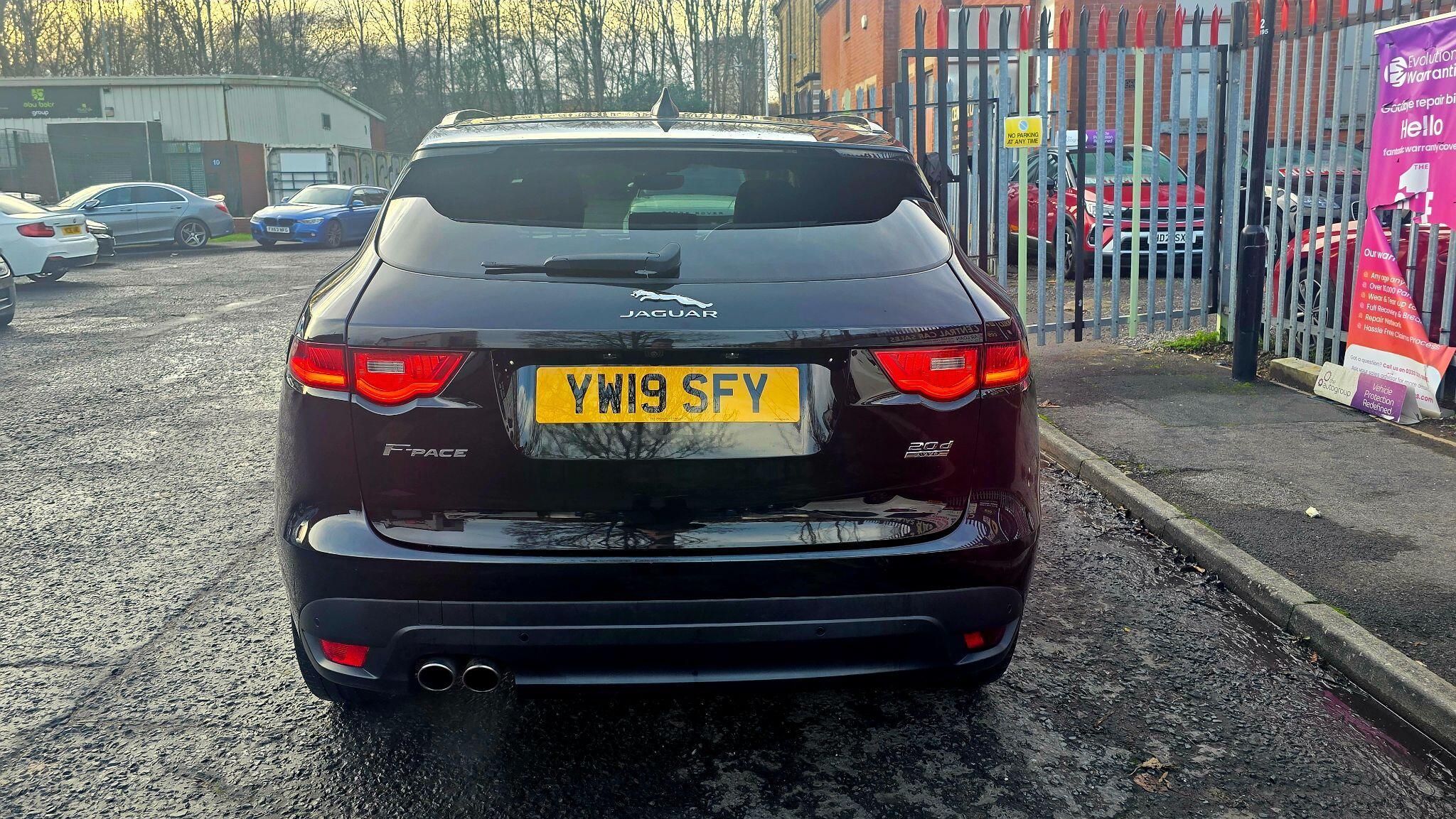 Jaguar F-Pace - Image 10