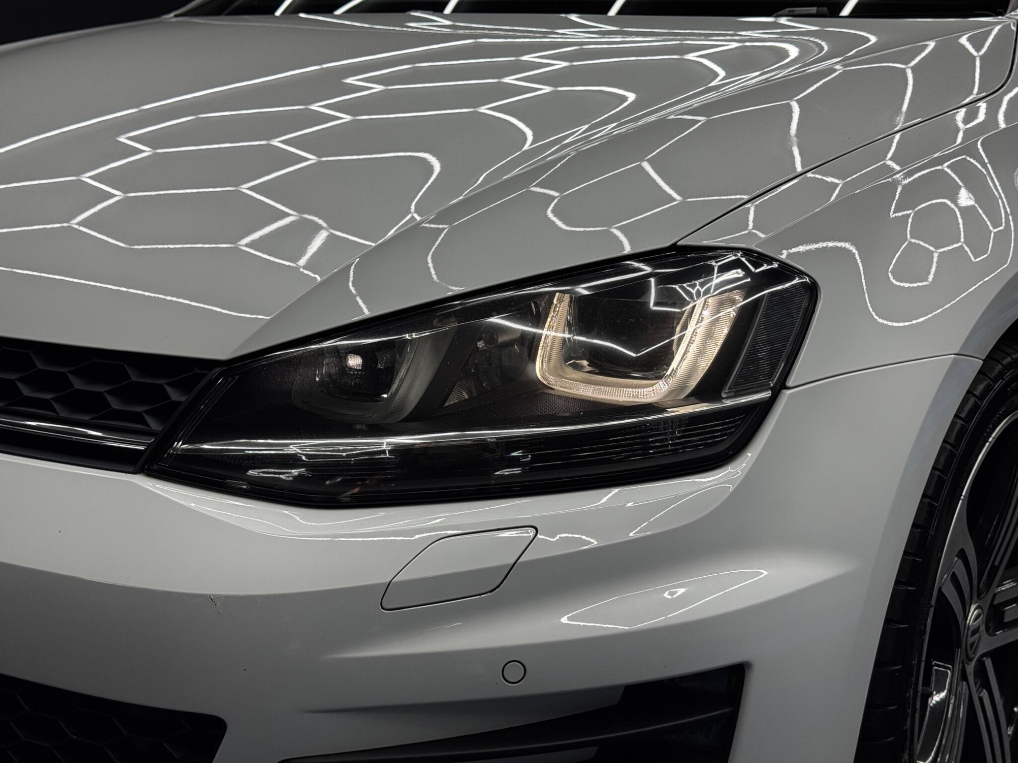 Volkswagen Golf - Image 46