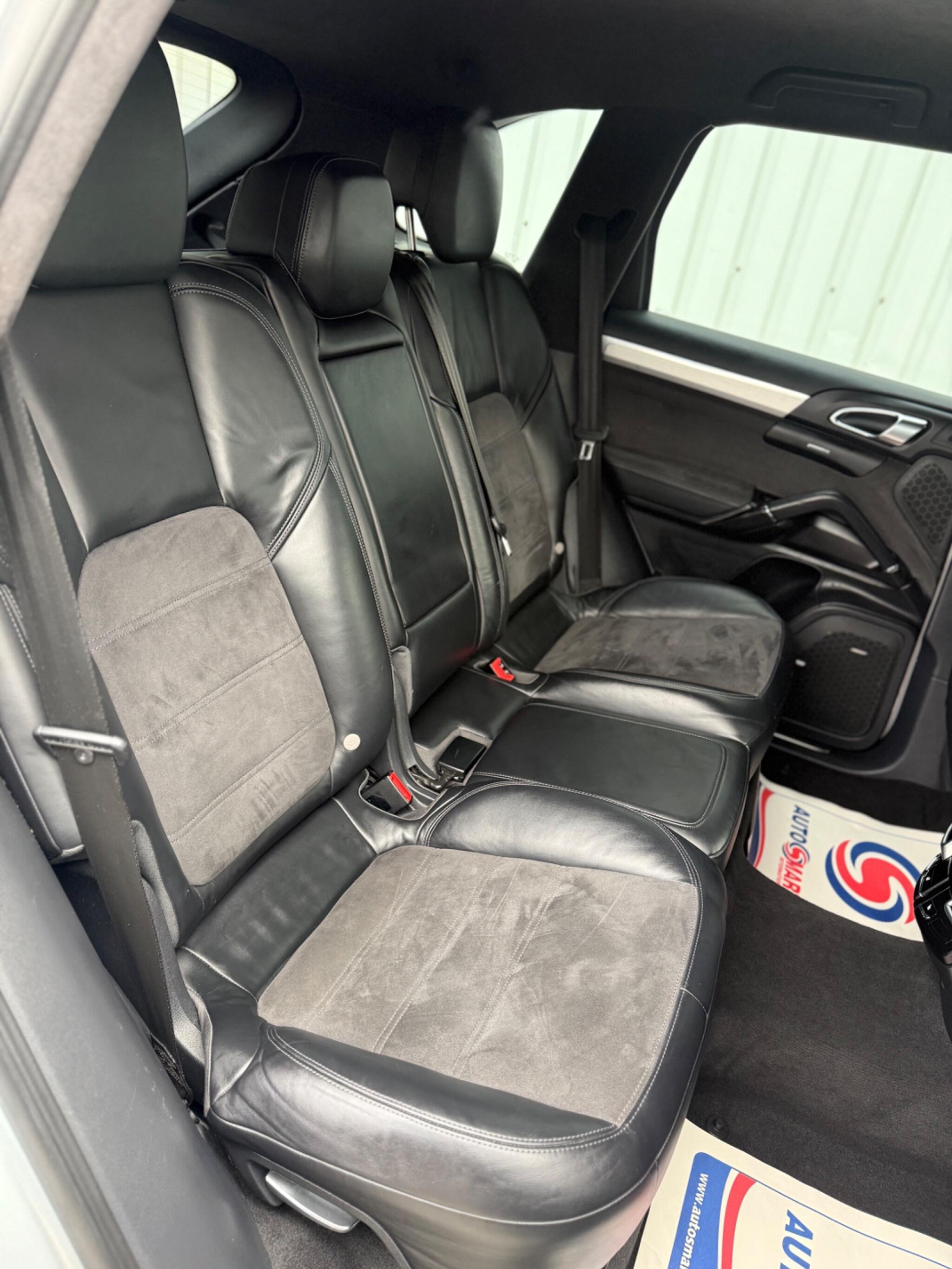 Porsche Cayenne - Image 29