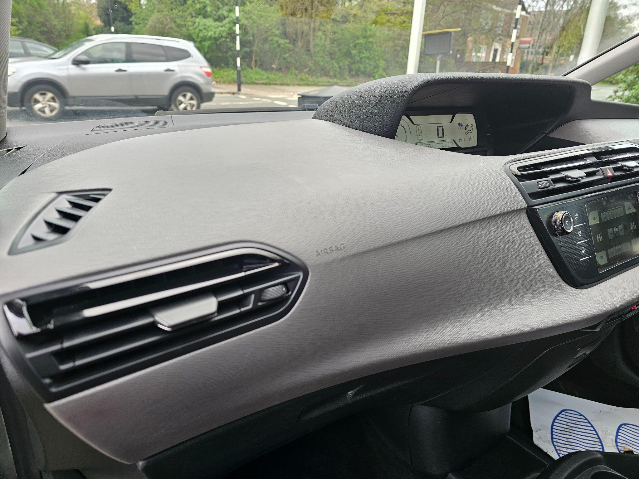 Citroen C4 Picasso - Image 27