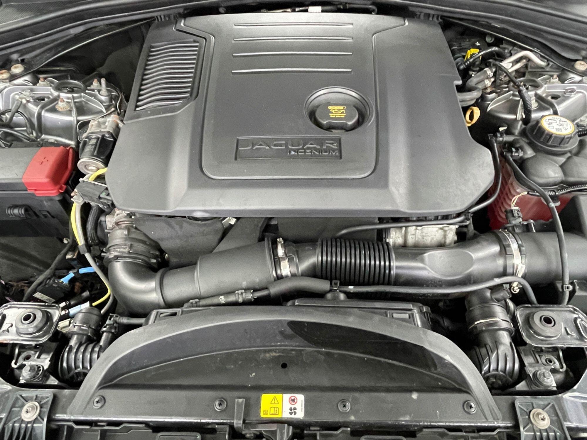 Jaguar F-Pace - Image 19