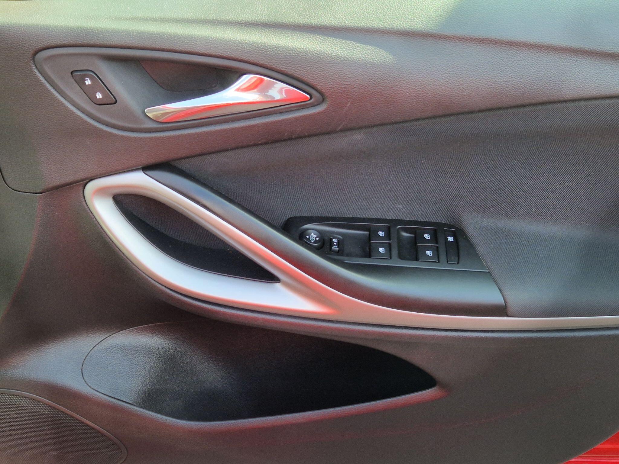 Vauxhall Astra - Image 32