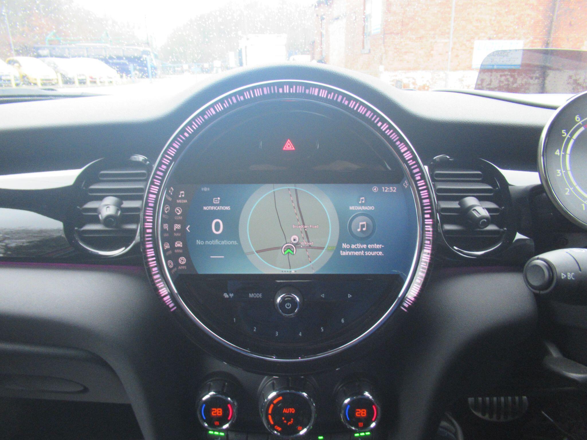 MINI Hatch - Image 33