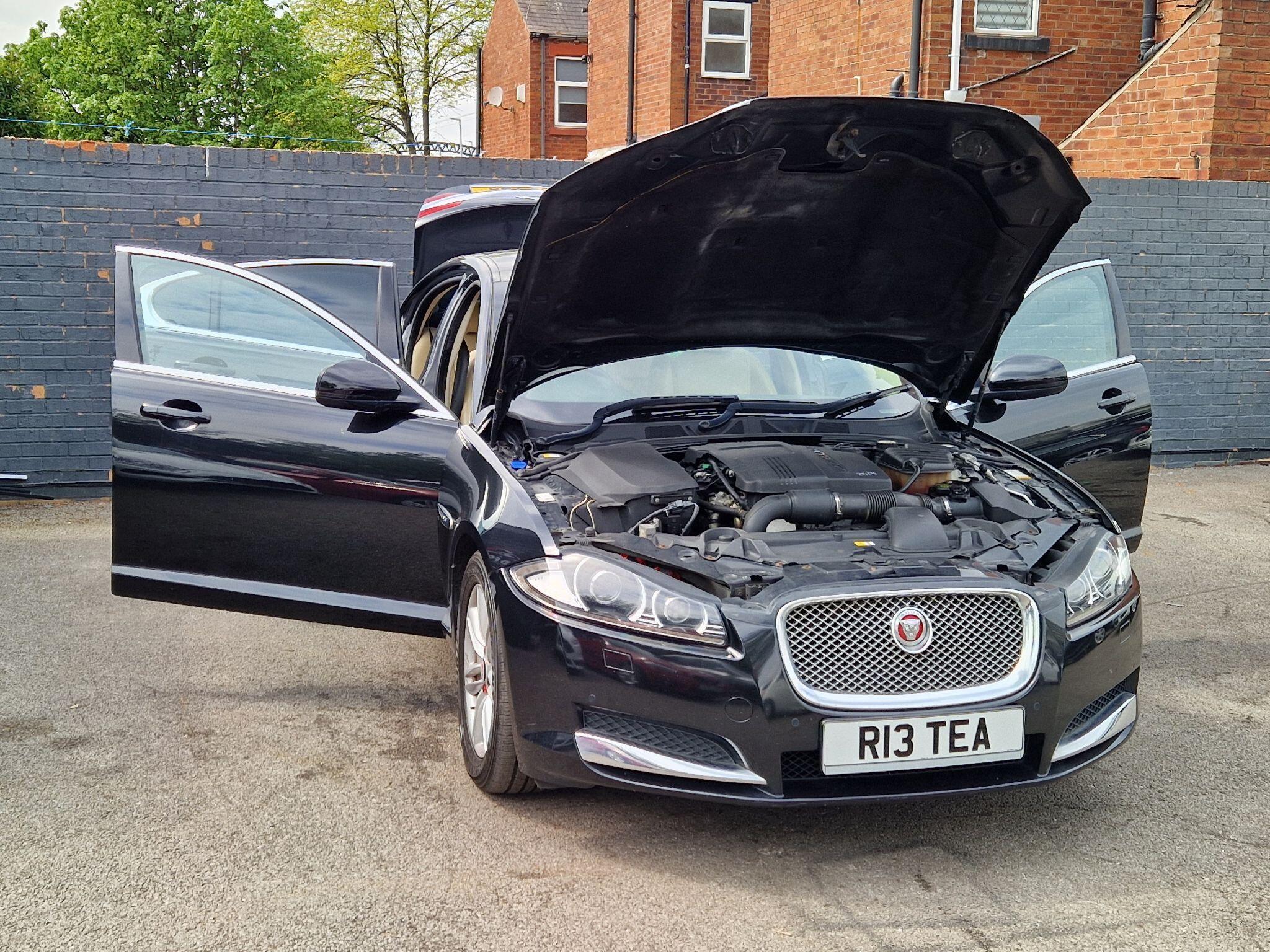 Jaguar XF - Image 12