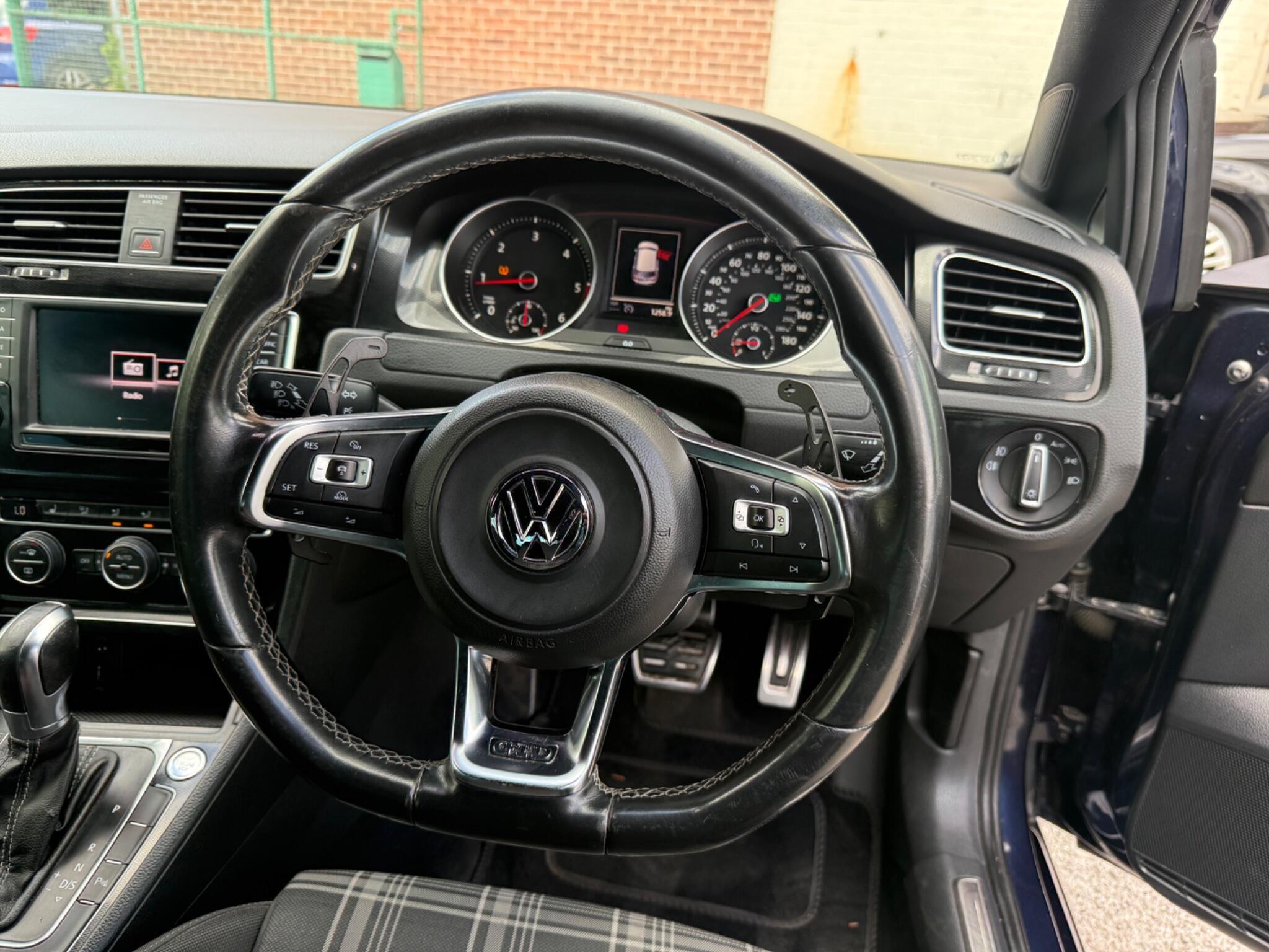 Volkswagen Golf - Image 17