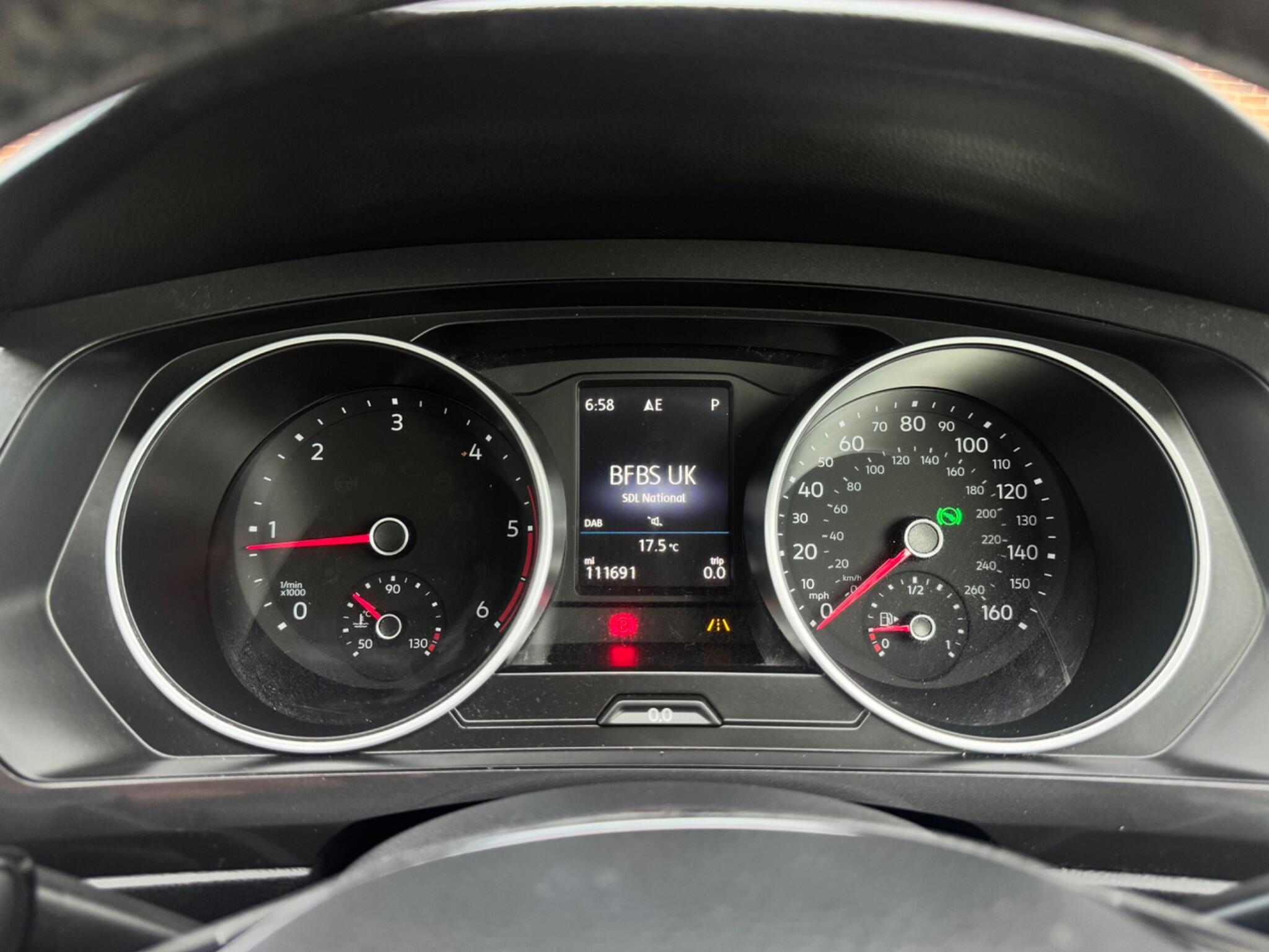 Volkswagen Tiguan - Image 10
