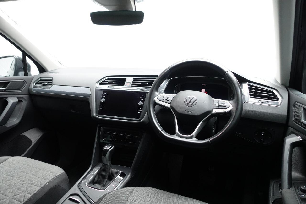 Volkswagen Tiguan - Image 15