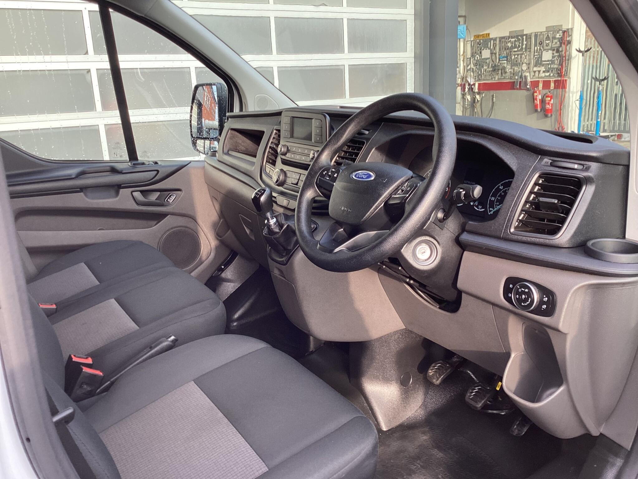 Ford Transit Custom - Image 19