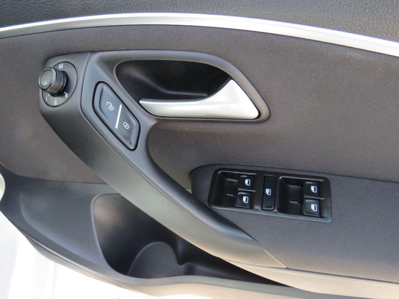 Volkswagen Polo - Image 19