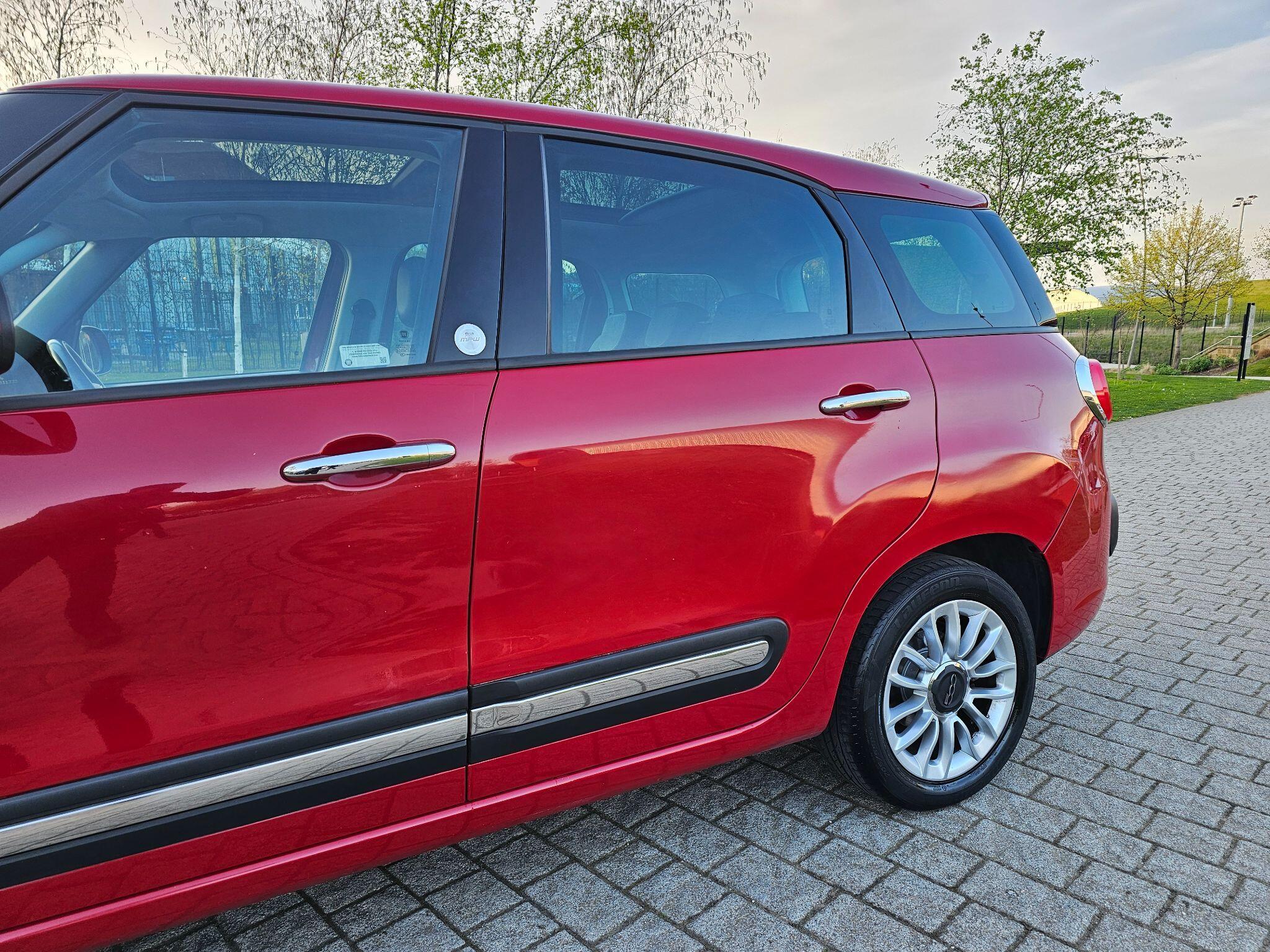 Fiat 500L - Image 31