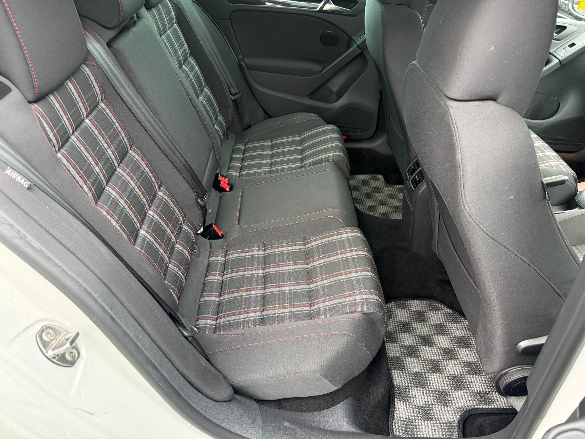 Volkswagen Golf - Image 38