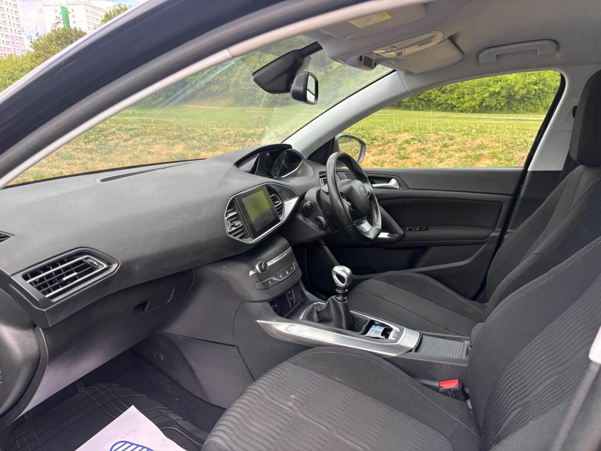 Peugeot 308 - Image 11