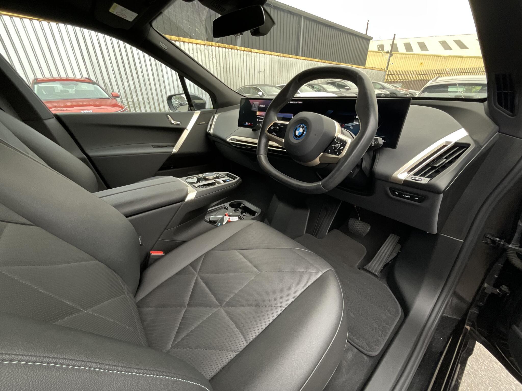 BMW IX - Image 7