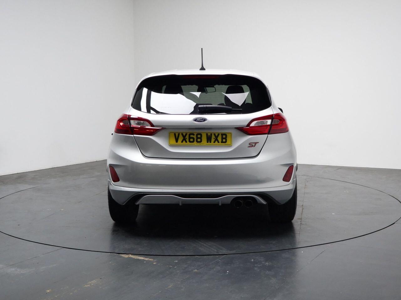 Ford Fiesta - Image 11