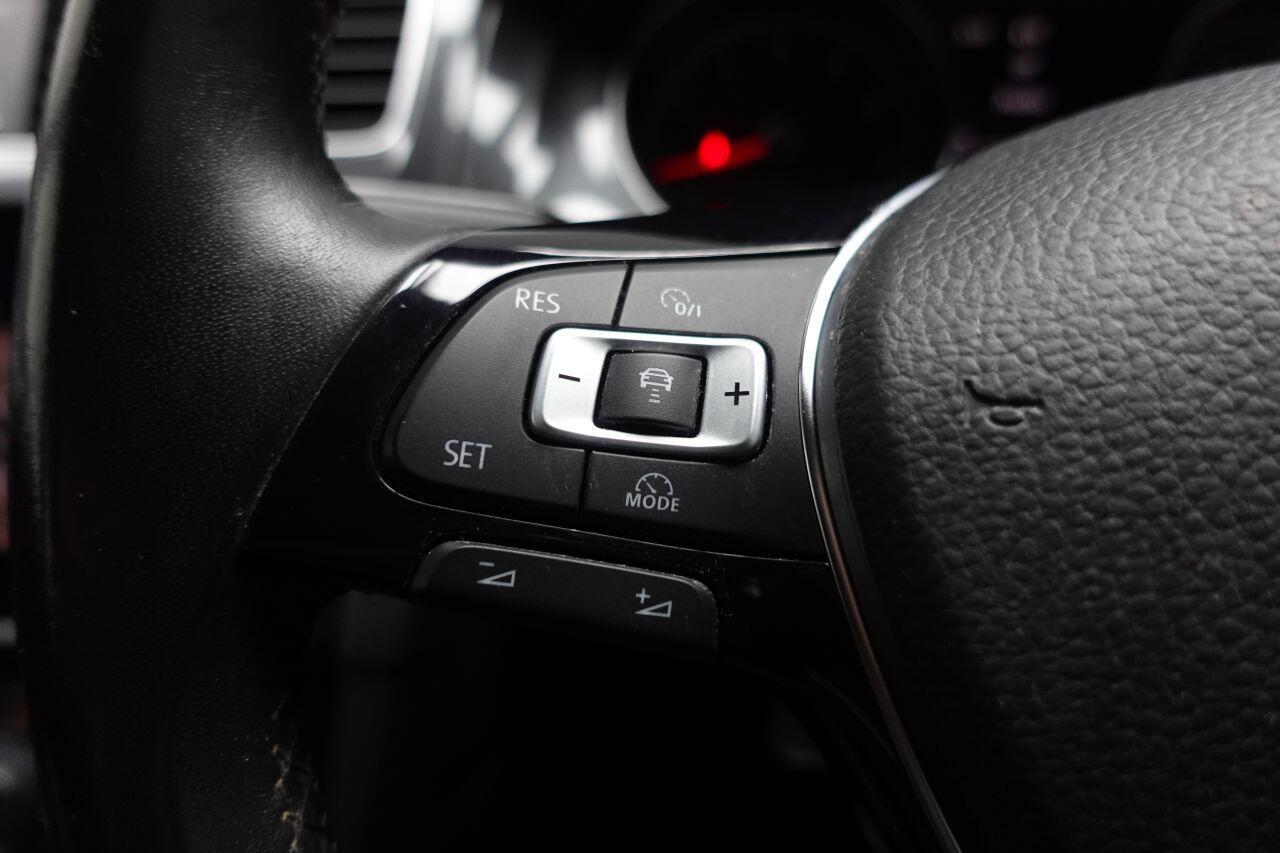 Volkswagen Golf - Image 33