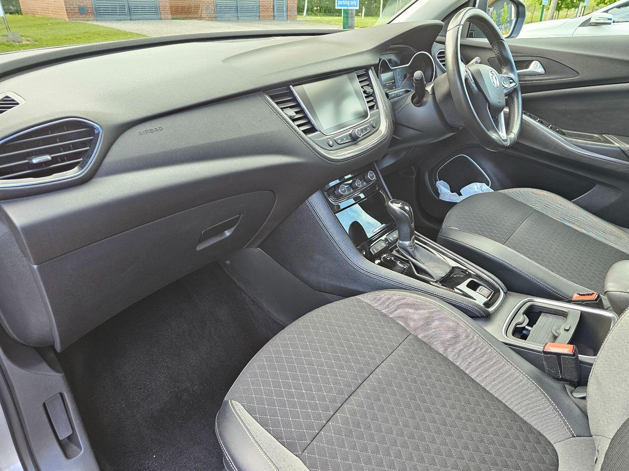 Vauxhall Grandland X - Image 25