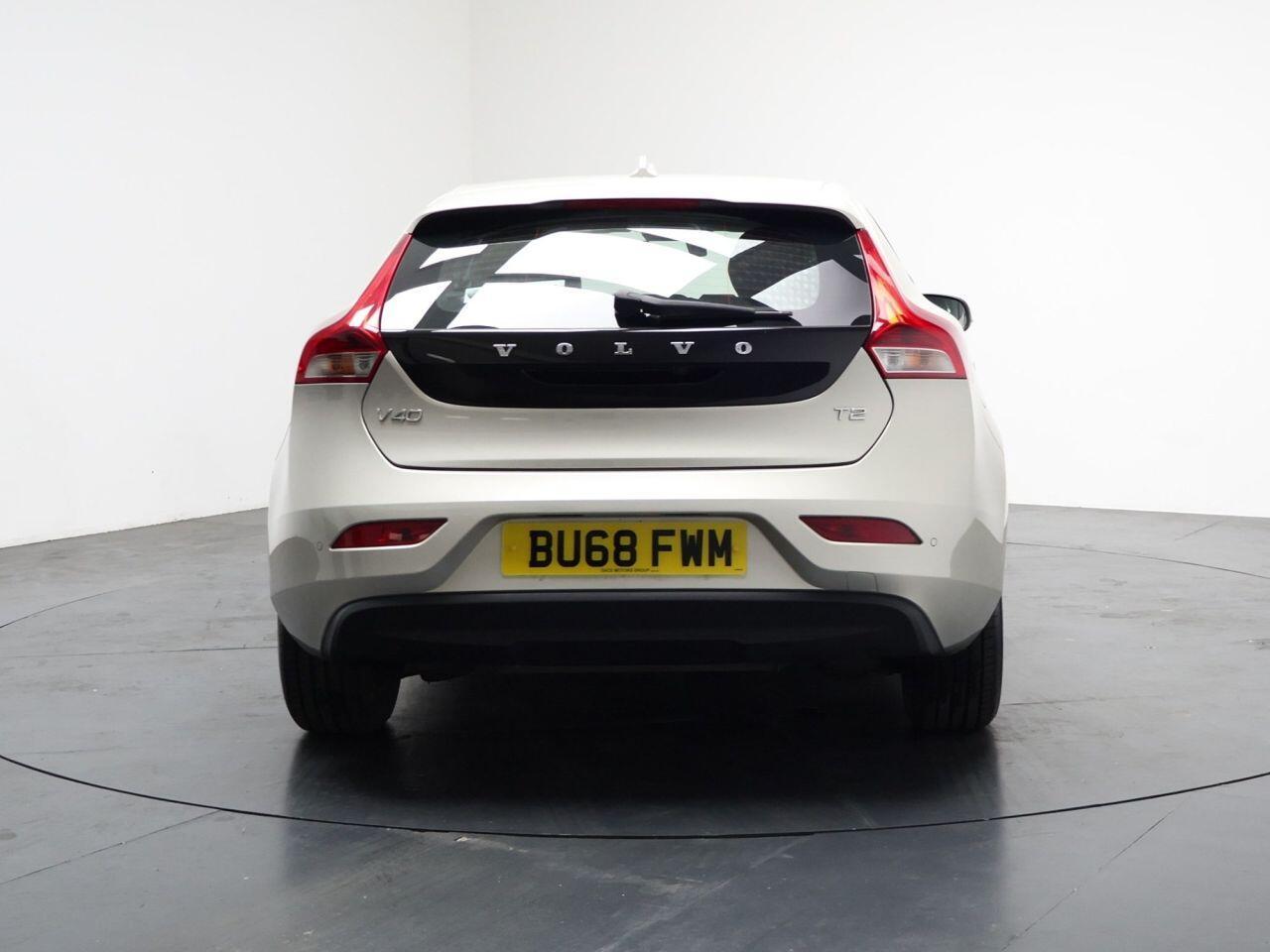 Volvo V40 - Image 11