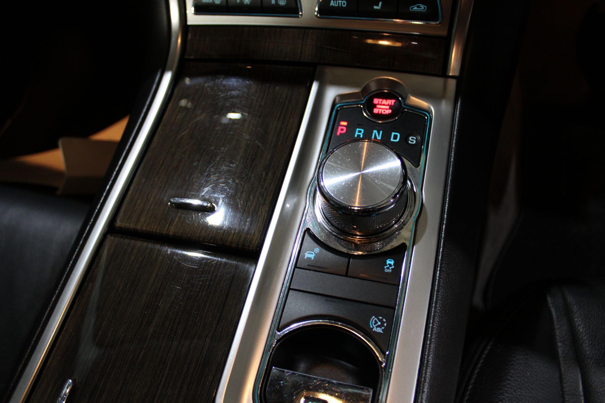 Jaguar XF - Image 13