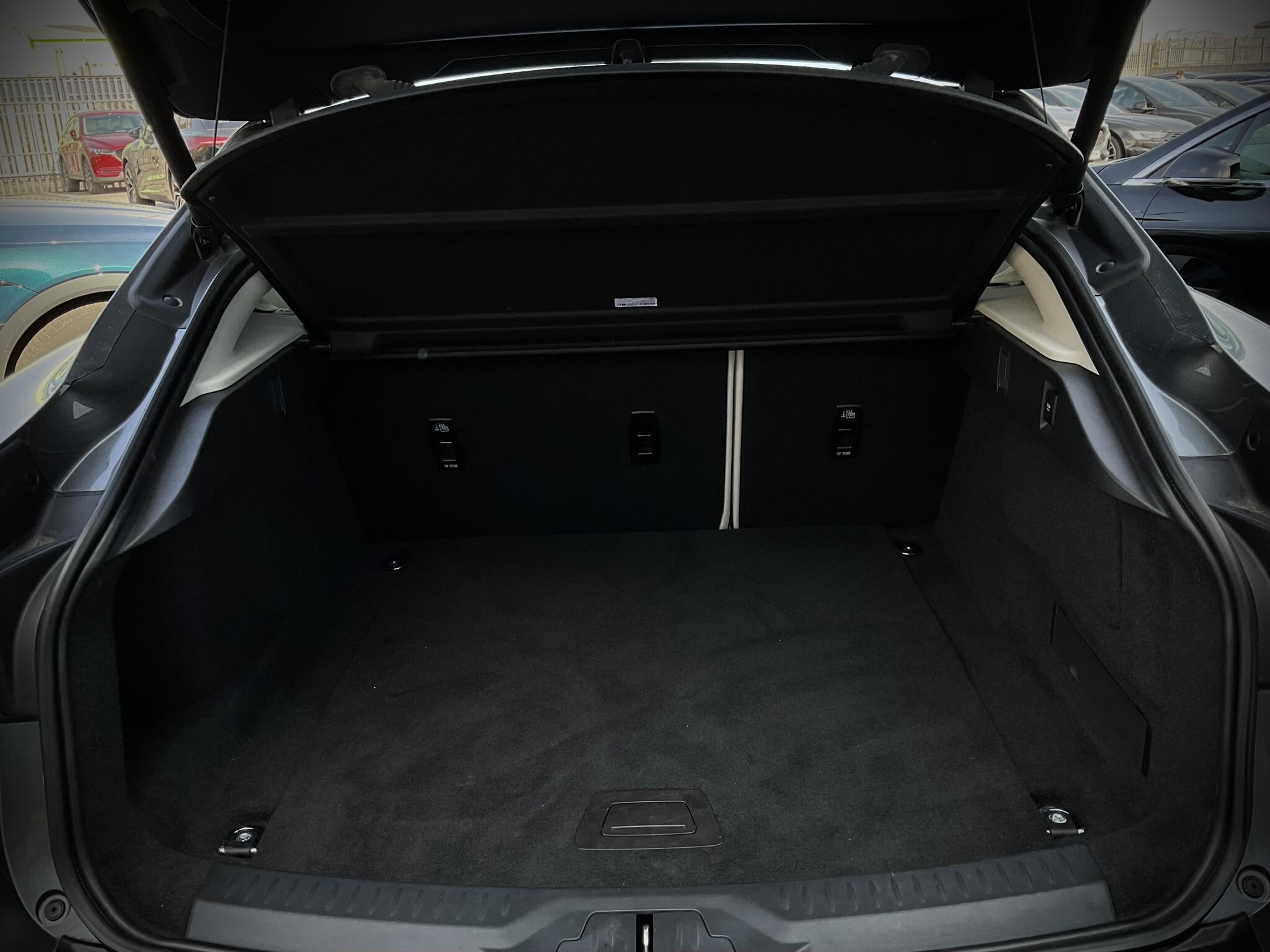 Jaguar I-Pace - Image 19