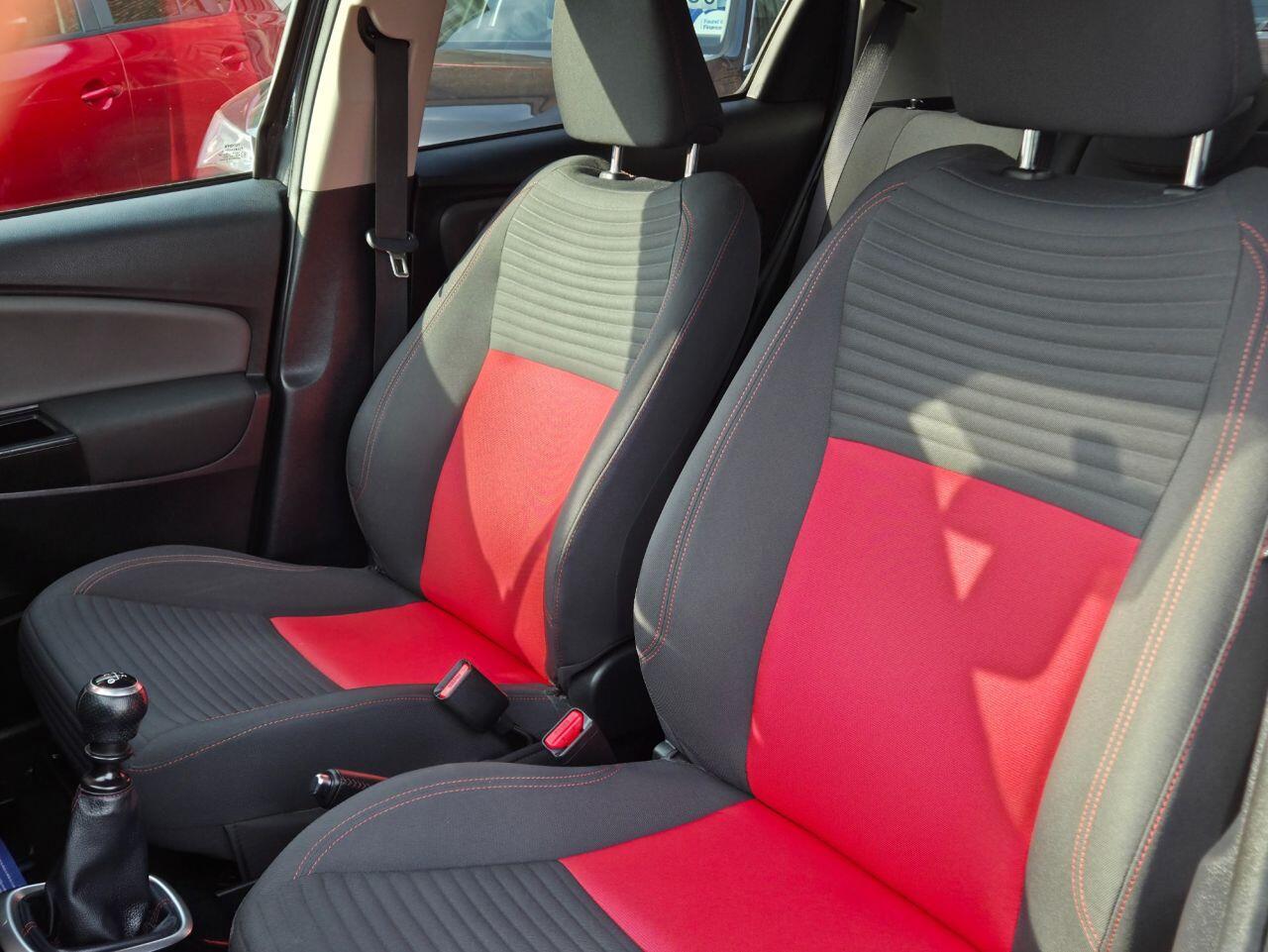 Toyota Yaris - Image 23