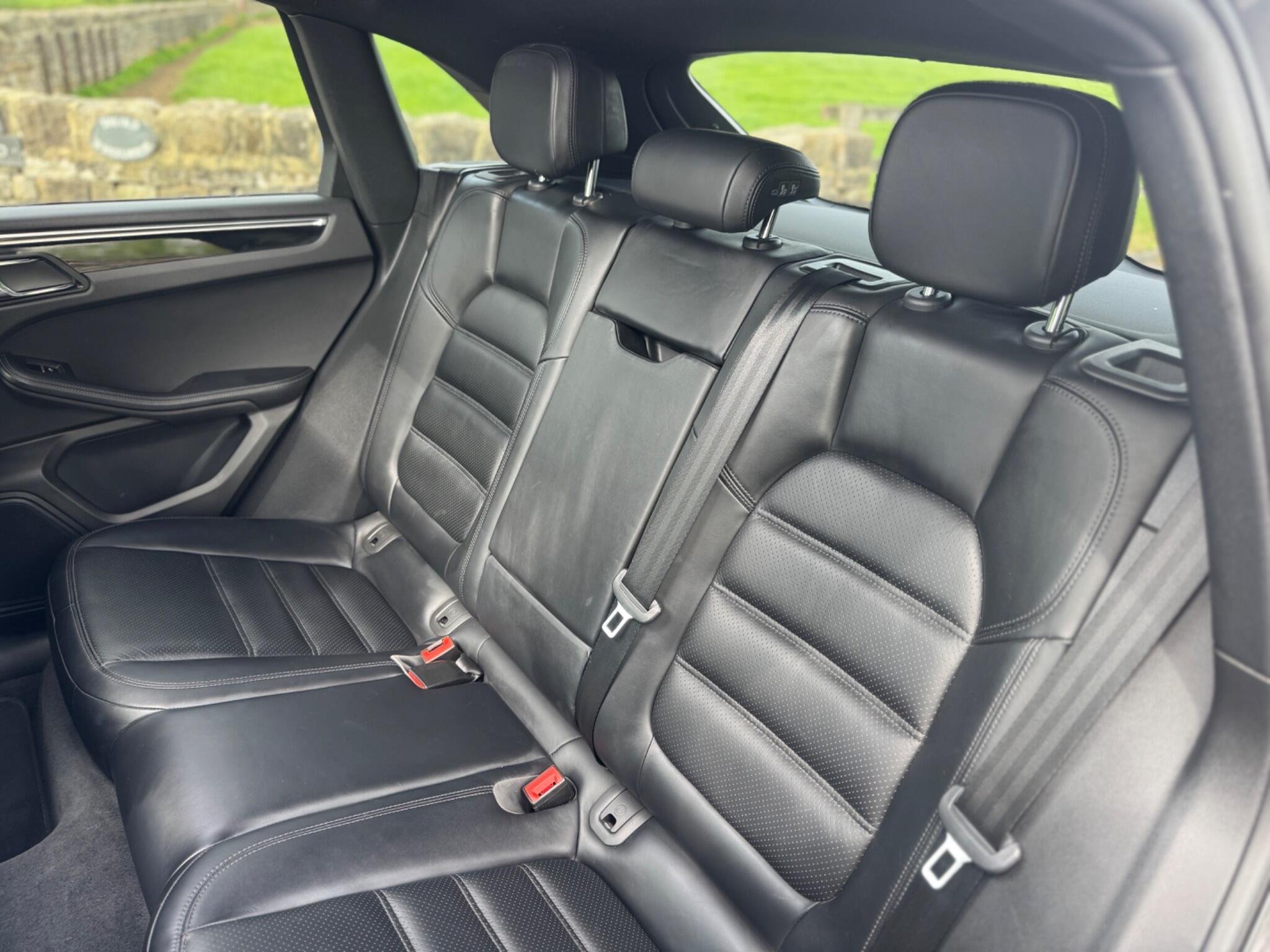 Porsche Macan - Image 29