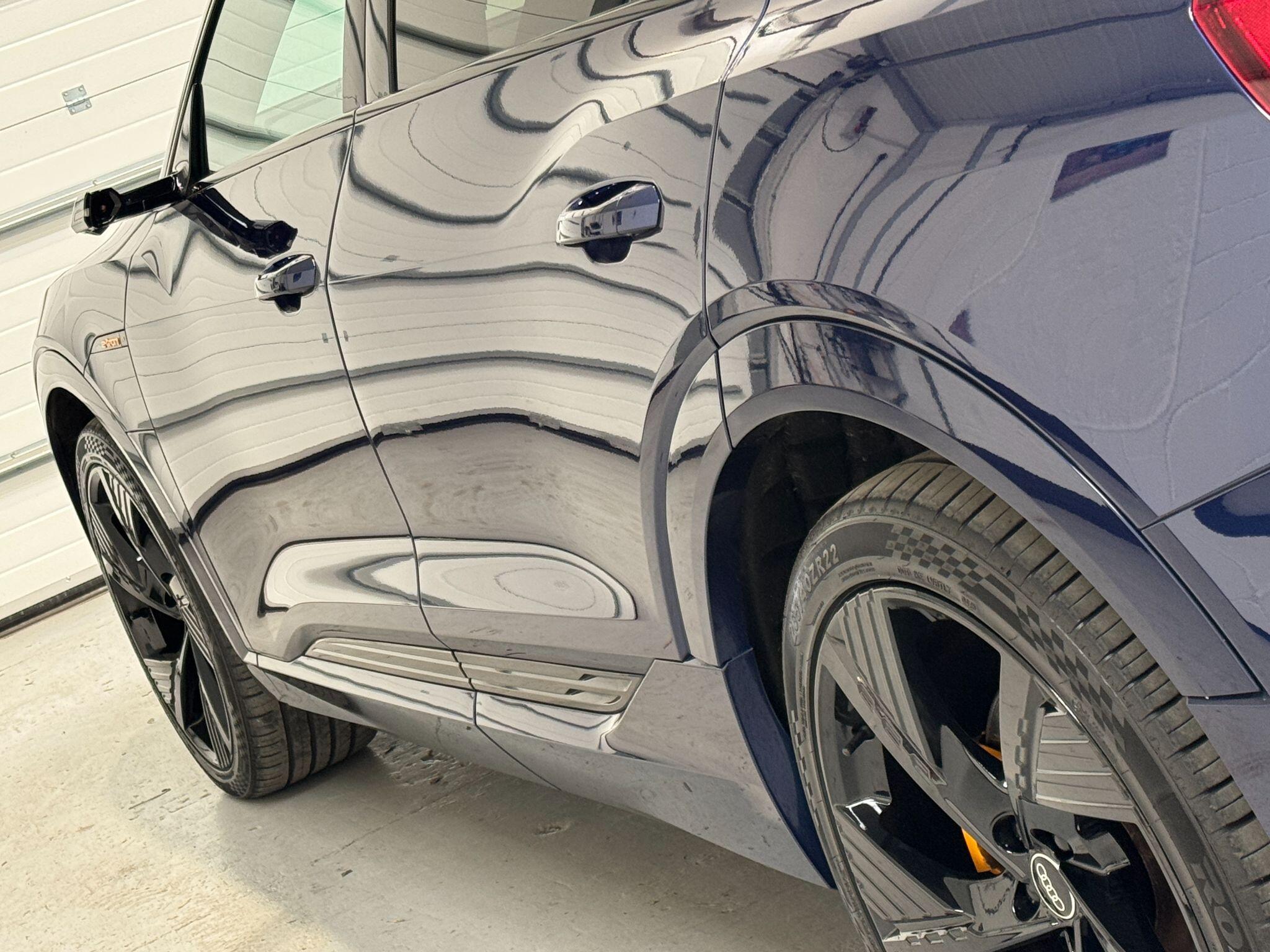 Audi E-Tron - Image 76