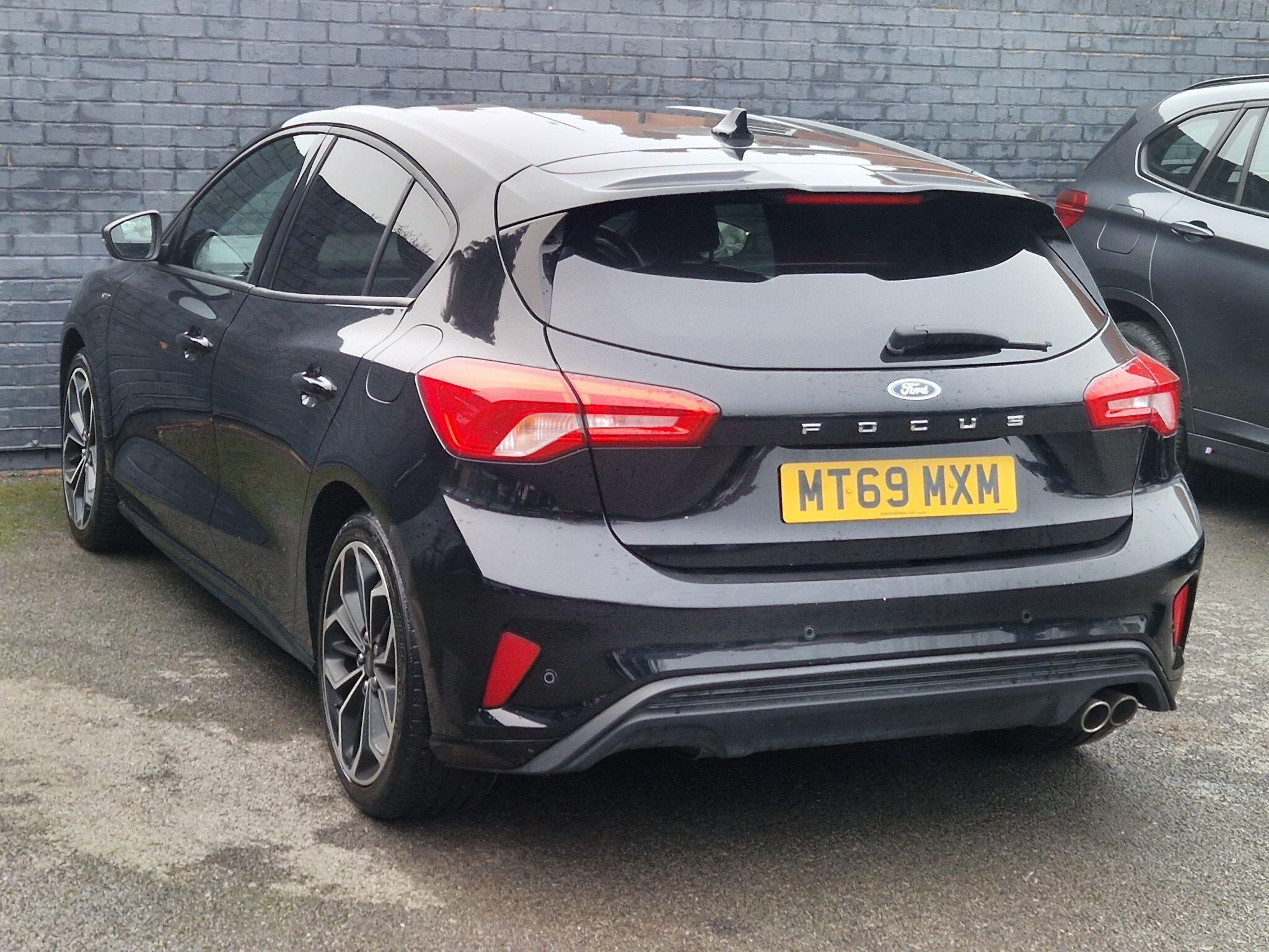 Ford Focus - Image 8