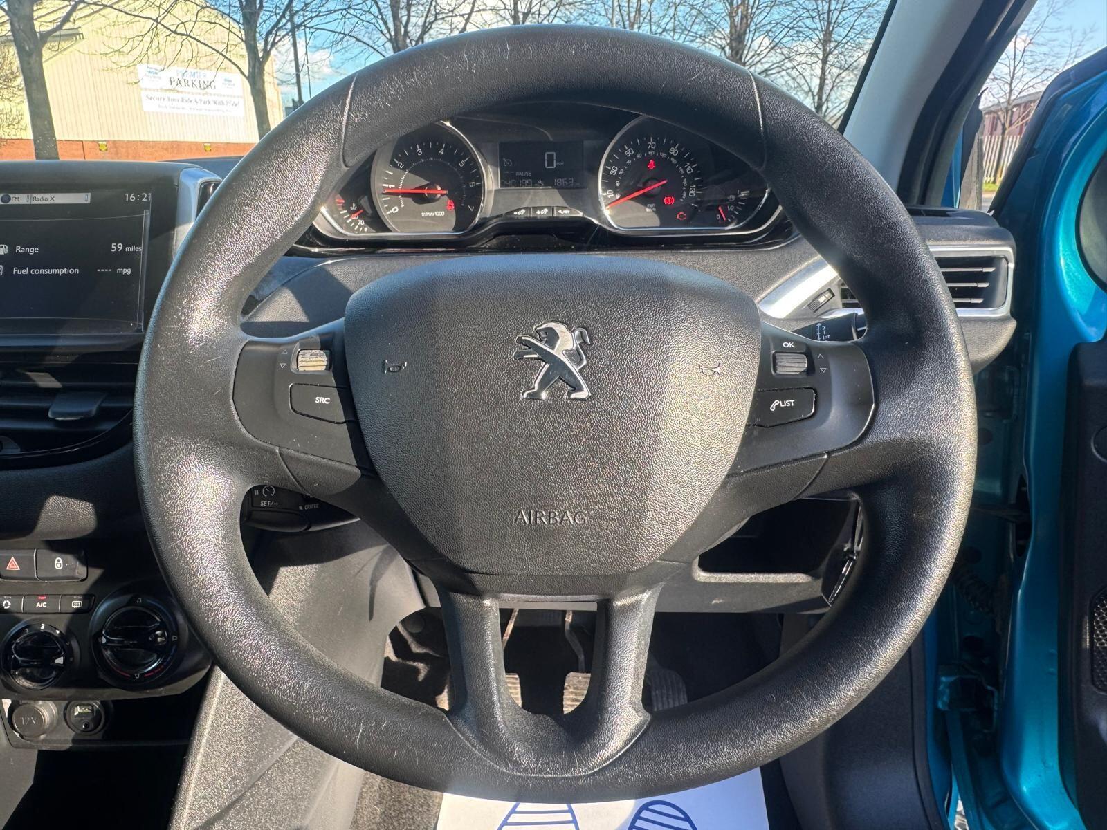 Peugeot 208 - Image 36