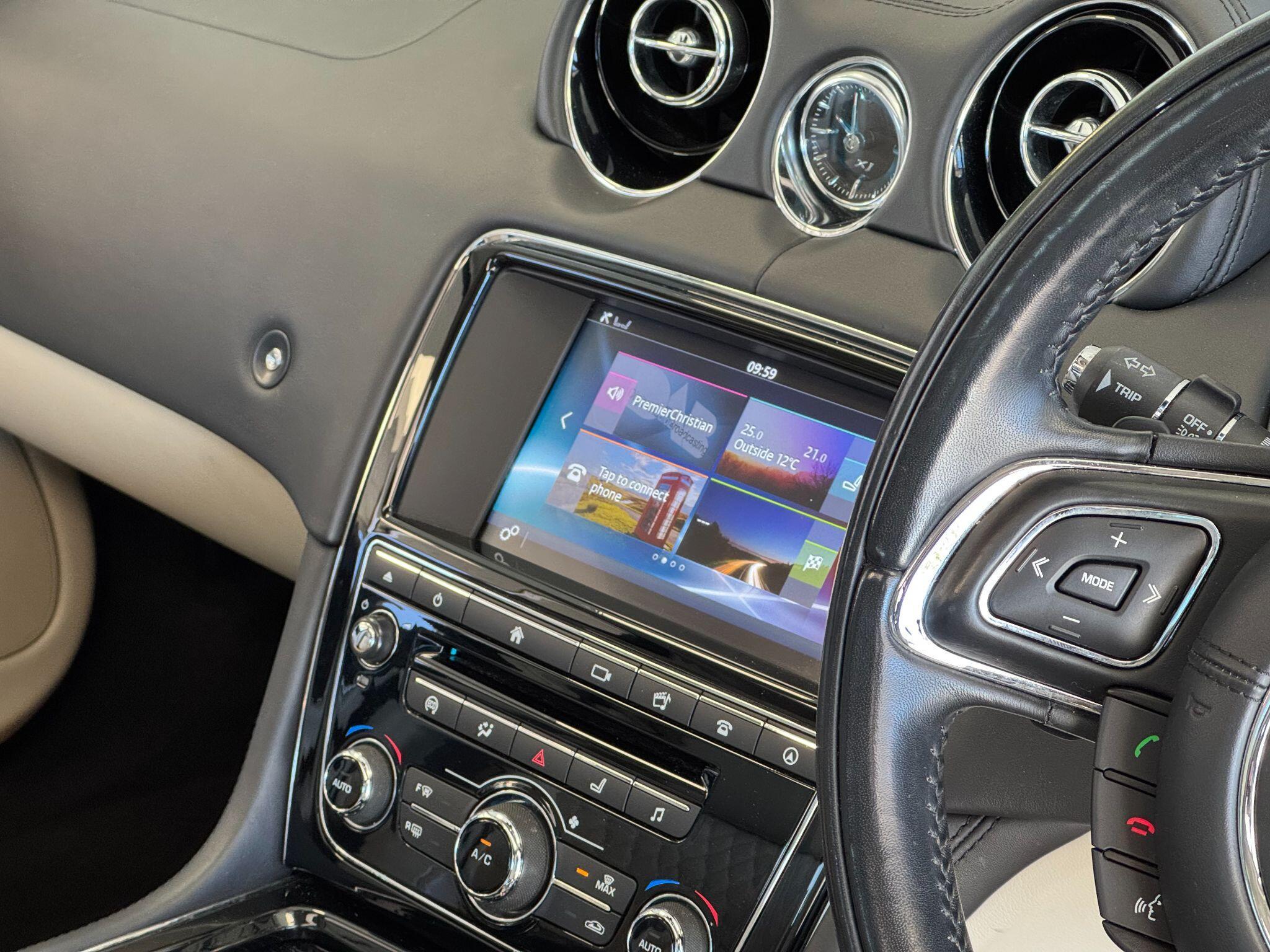 Jaguar XJ - Image 37