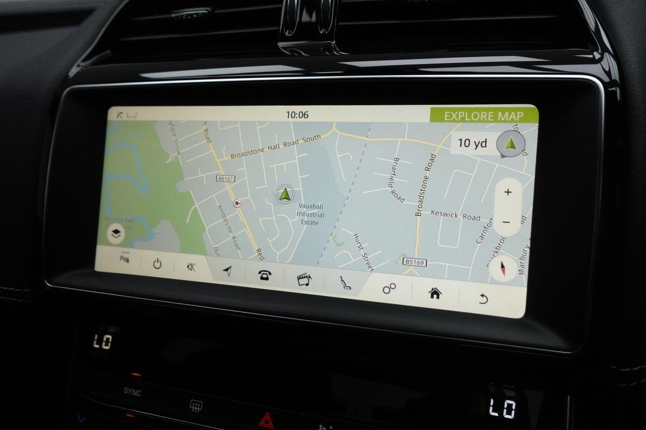 Jaguar XE - Image 2