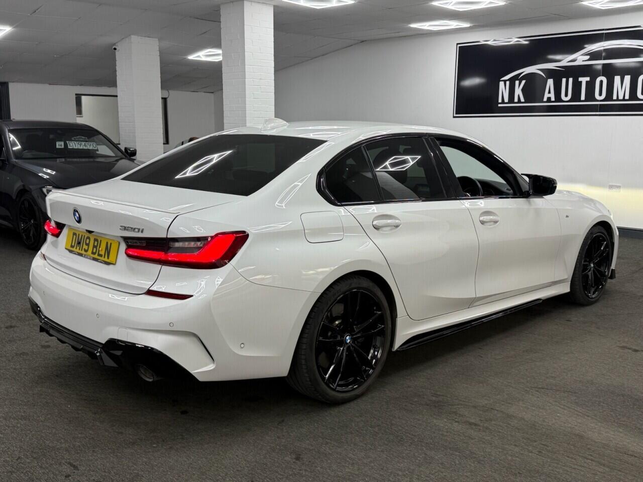BMW 3 Series - Image 11