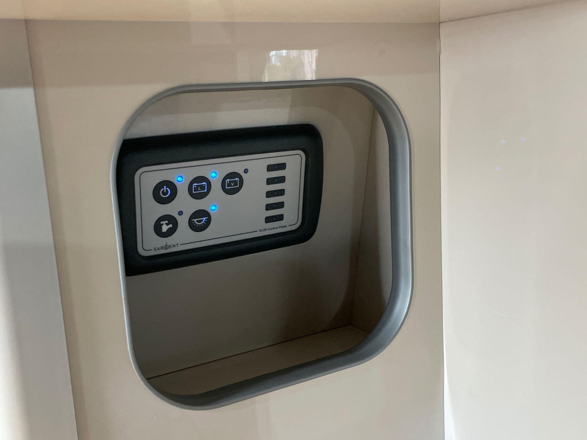 Volkswagen Transporter - Image 34