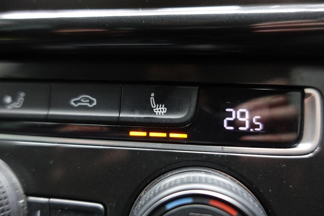 Volkswagen Golf - Image 51