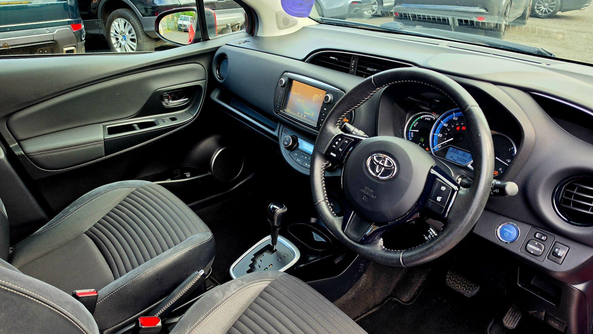 Toyota Yaris - Image 11